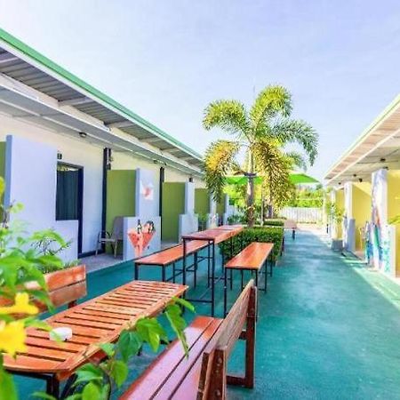 Oyo 450 Rawai Studios Resort Bagian luar foto