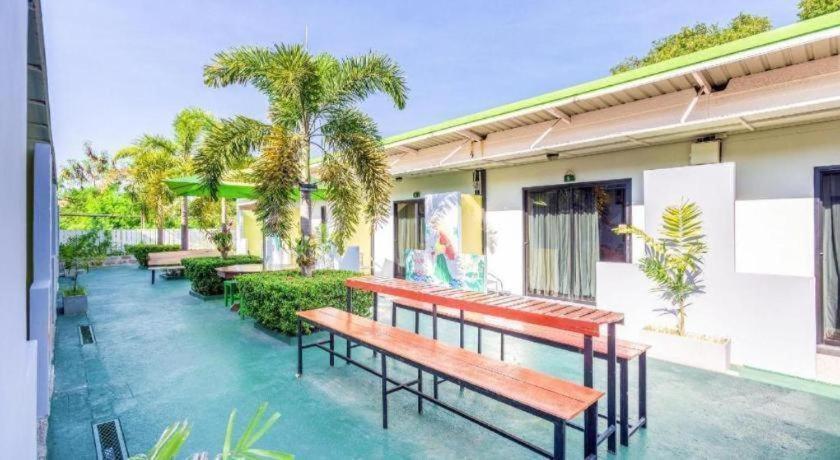 Oyo 450 Rawai Studios Resort Bagian luar foto