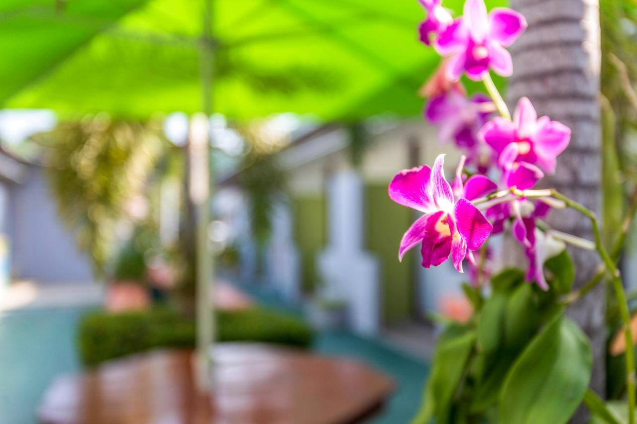 Oyo 450 Rawai Studios Resort Bagian luar foto