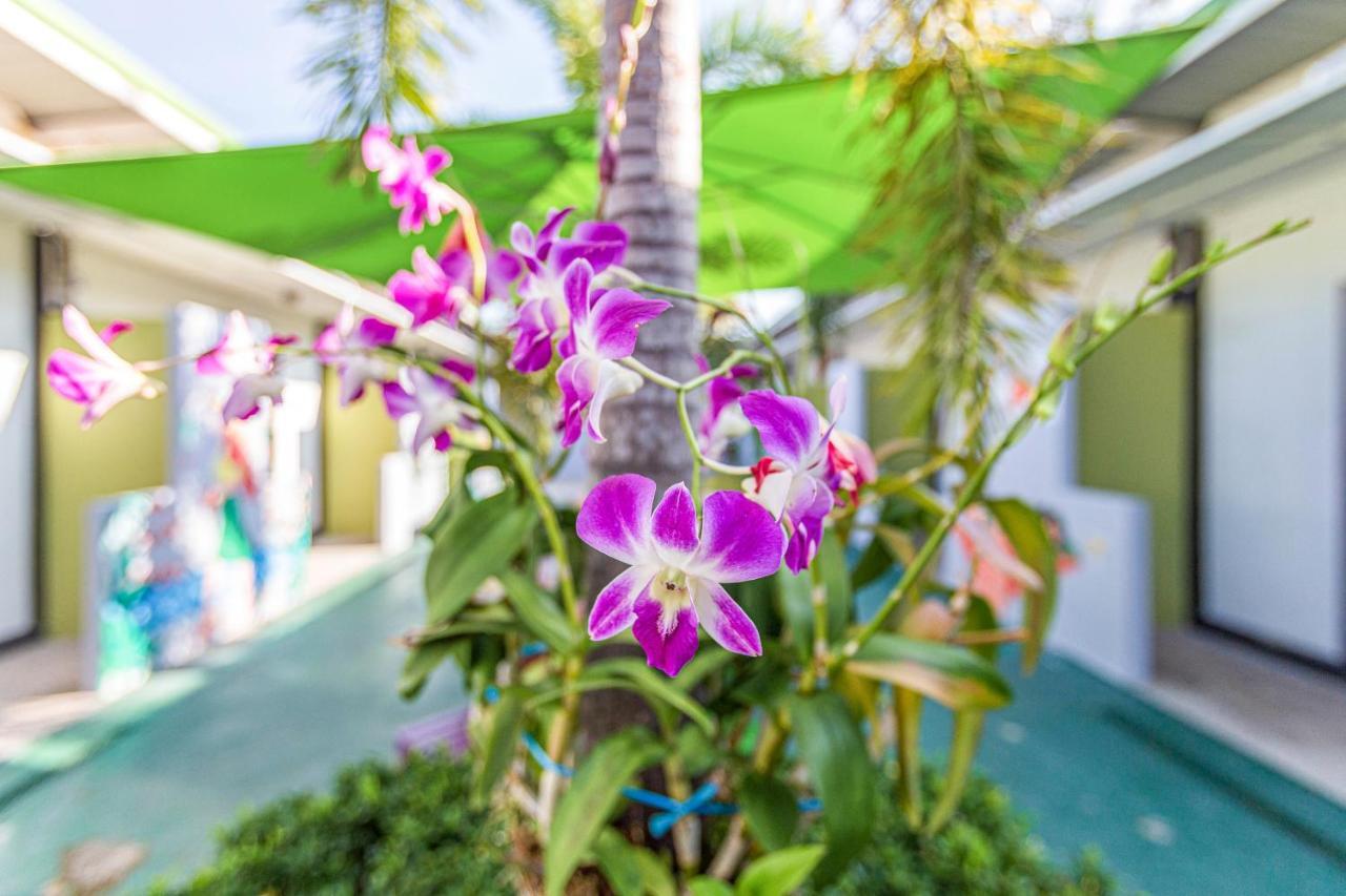 Oyo 450 Rawai Studios Resort Bagian luar foto